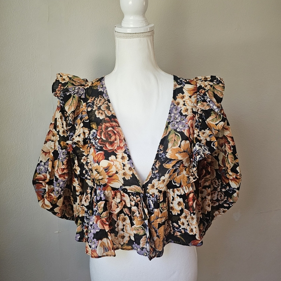 Olivaceous Tops - Olivaceous Black Floral Puff-Sleeve V-Neck Croped Blouse